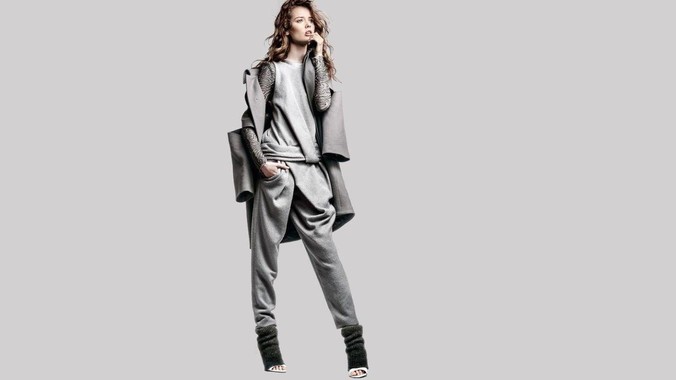 我弟弟用管理员身份把我和爸妈的WIFI 设置了，现在就他能用网，气不过，有办法让我出口气吗 ？